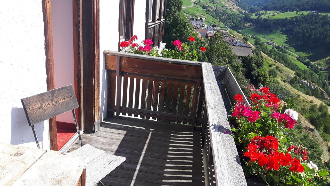 Gasthaus Weisskugel Hotel มัลเลส เวนอสตา ภายนอก รูปภาพ