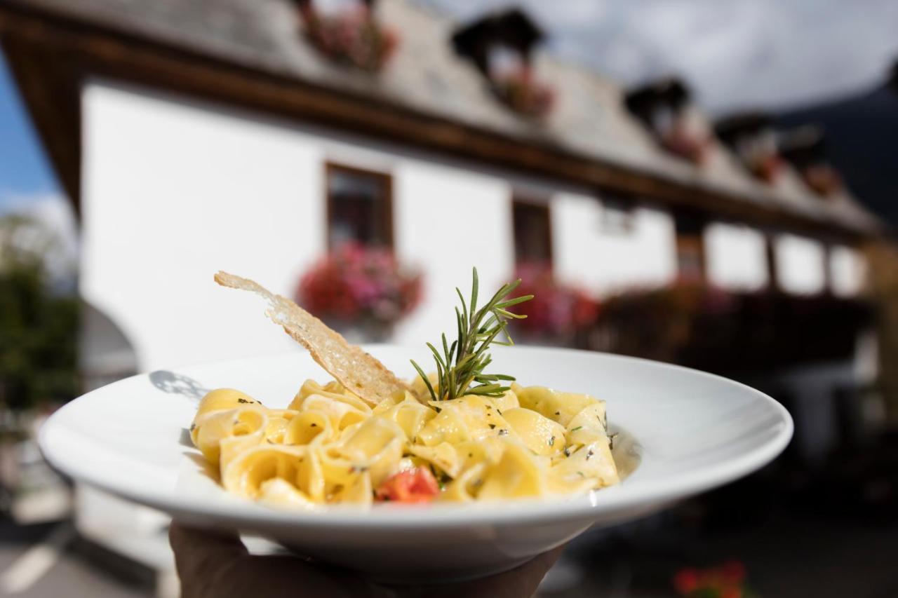 Gasthaus Weisskugel Hotel มัลเลส เวนอสตา ภายนอก รูปภาพ