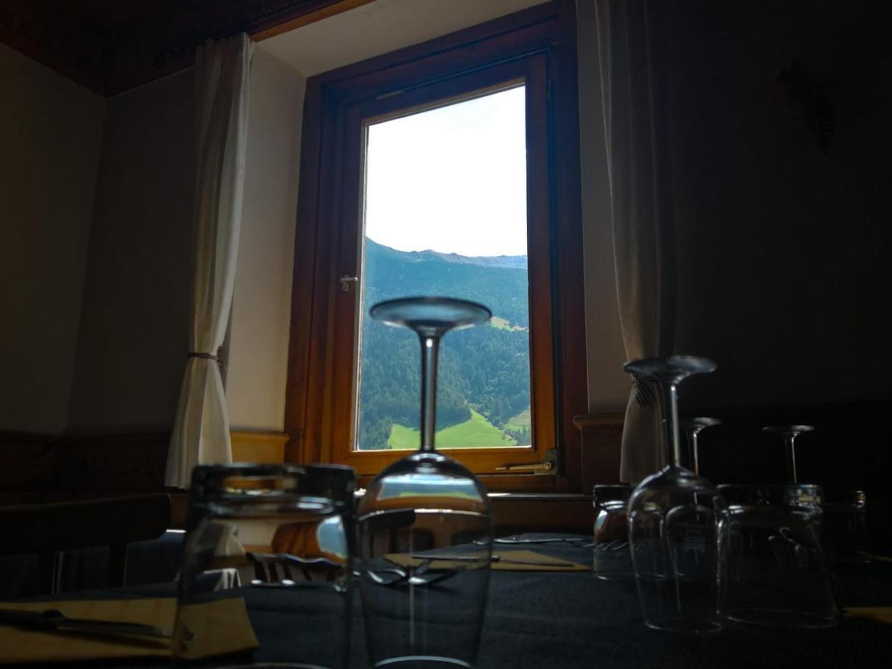 Gasthaus Weisskugel Hotel มัลเลส เวนอสตา ภายนอก รูปภาพ