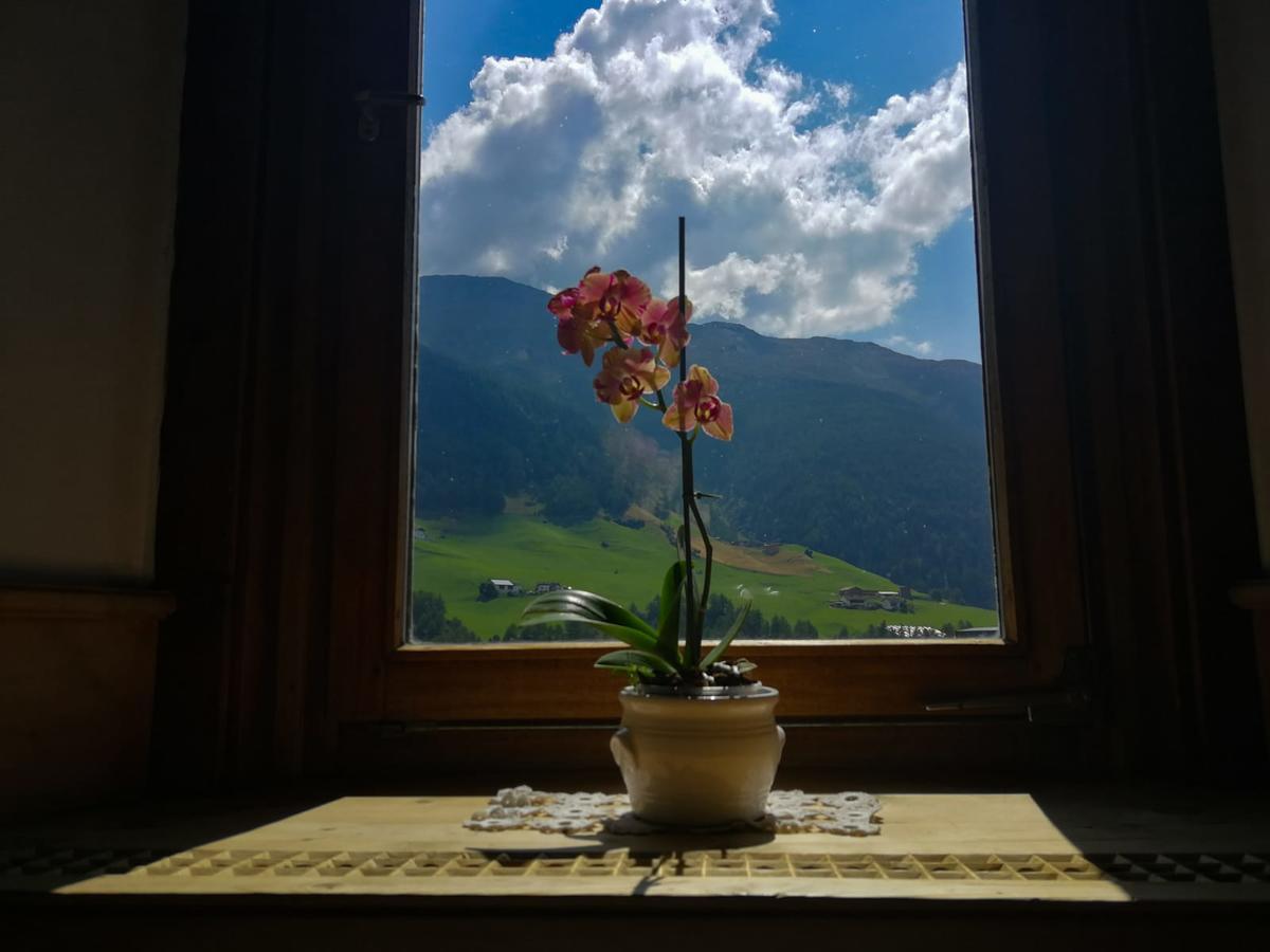 Gasthaus Weisskugel Hotel มัลเลส เวนอสตา ภายนอก รูปภาพ