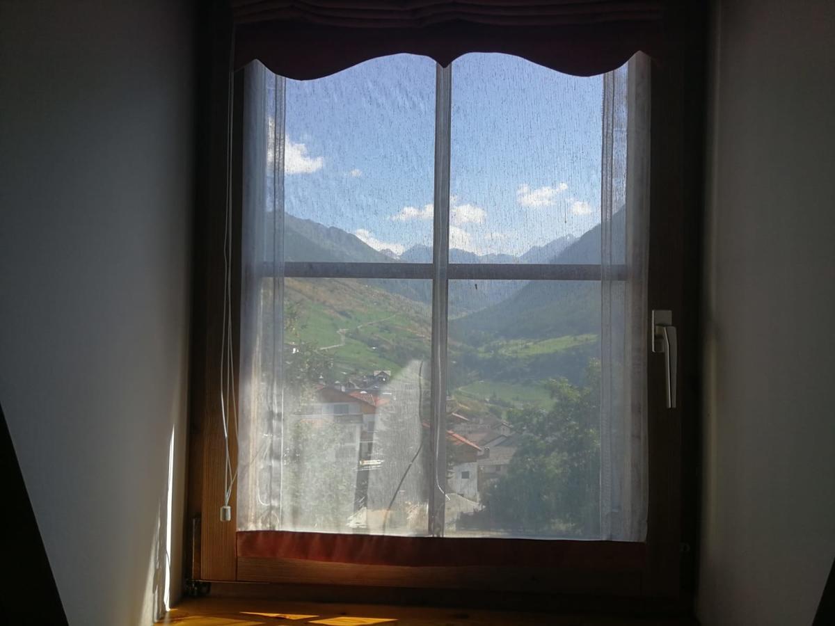 Gasthaus Weisskugel Hotel มัลเลส เวนอสตา ภายนอก รูปภาพ