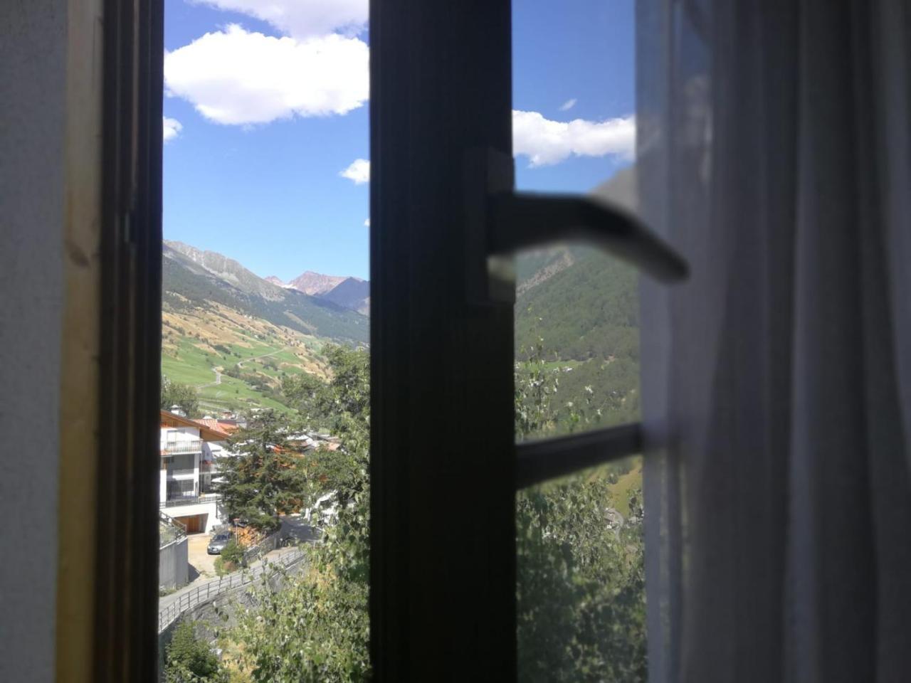 Gasthaus Weisskugel Hotel มัลเลส เวนอสตา ภายนอก รูปภาพ