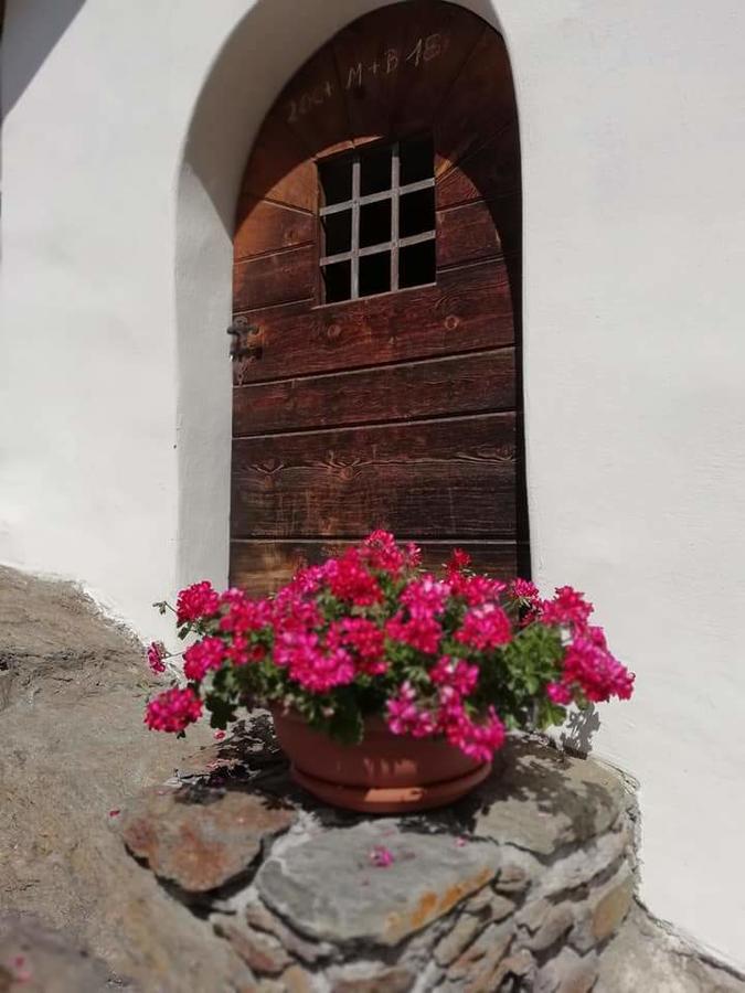 Gasthaus Weisskugel Hotel มัลเลส เวนอสตา ภายนอก รูปภาพ